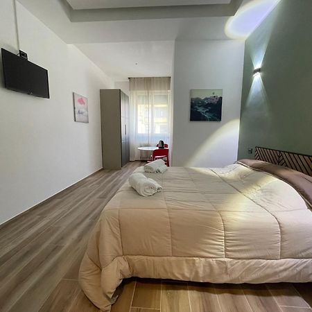 Guest House Design Navigli Милано Екстериор снимка