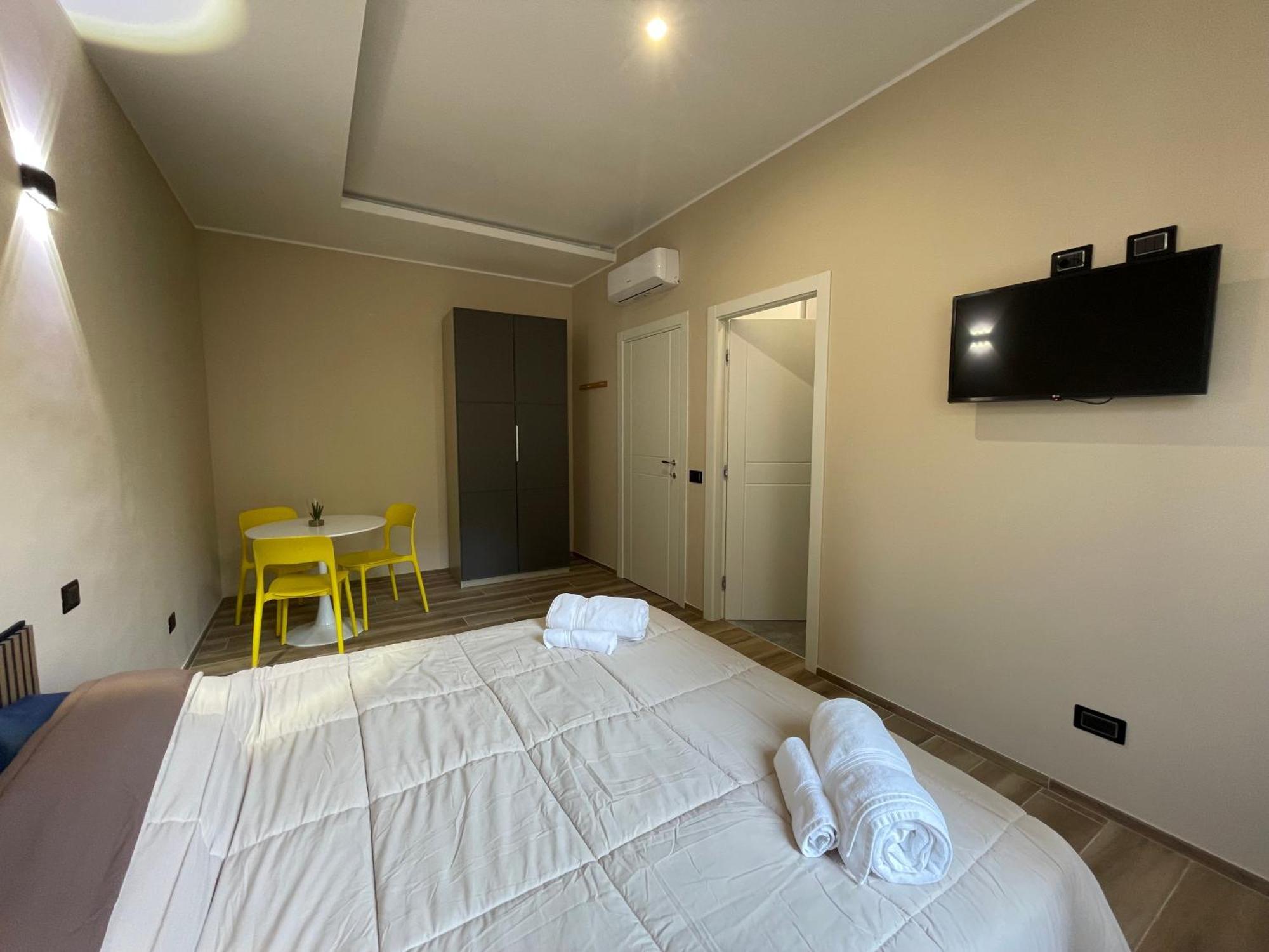 Guest House Design Navigli Милано Екстериор снимка